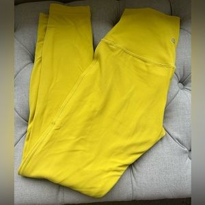 Lemon yellow women’s size 4 Lululemon Align pant 25 inch.